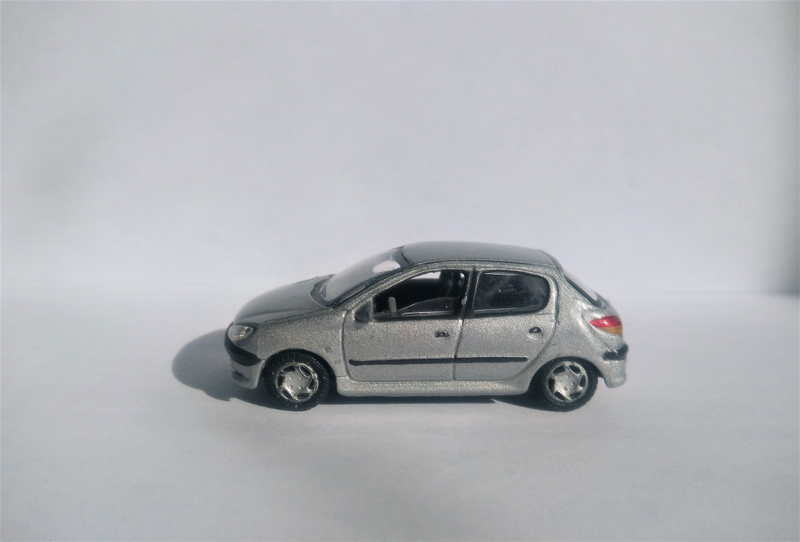 Illustration for article titled French Friday: A 1:72 Peugeot